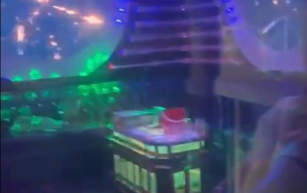 Clip 2 cô giáo hát karaoke ở Hải Lăng gây chú ý mạng xã hội