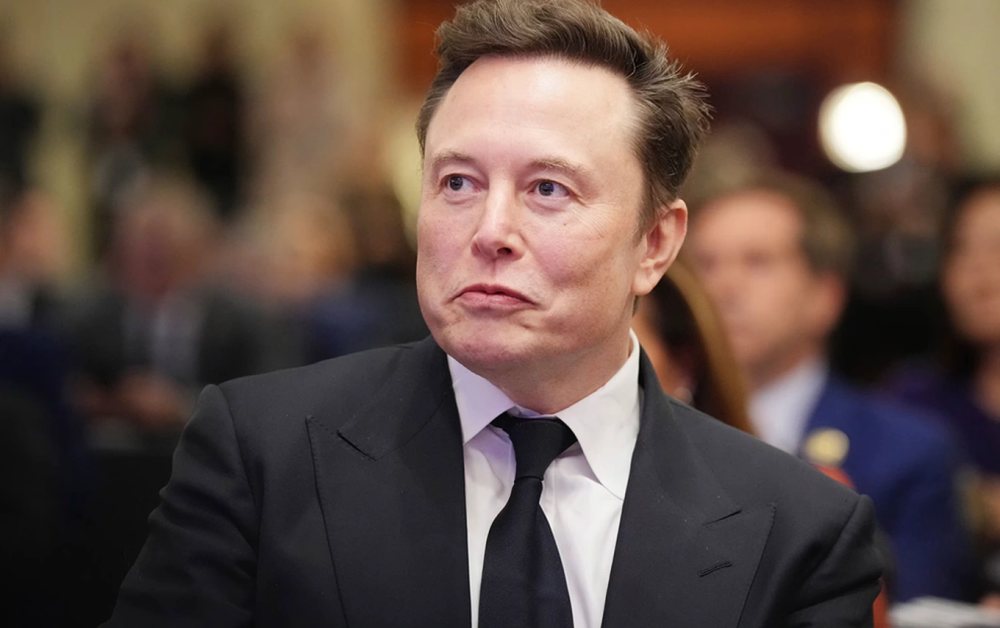 Elon Musk vượt 1.100 tỷ USD: Từ người ngủ ở văn phòng đến tỷ phú nghìn tỷ đầu tiên