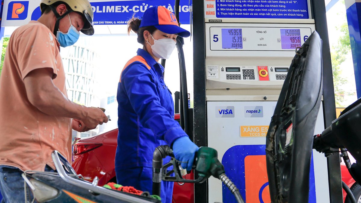 Giá xăng dầu hôm nay 1/6: Thế giới bật tăng hơn 2% sau phiên giảm sâu