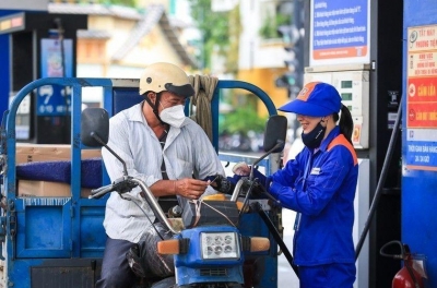 Giá xăng dầu hôm nay 12/5: Dầu thế giới tăng mạnh, xăng trong nước tiếp tục neo cao
