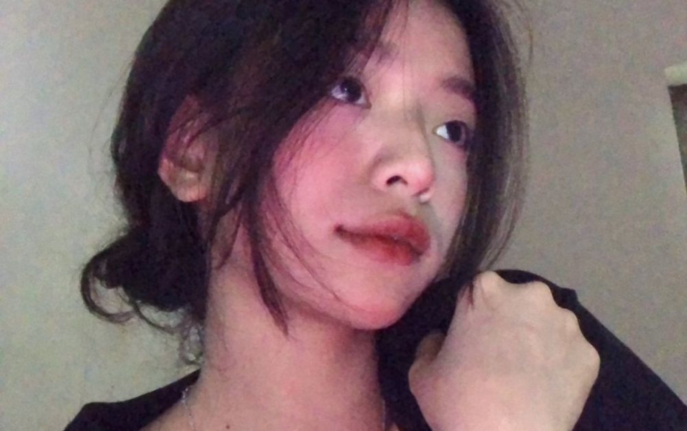 Hot girl qmh là ai mà khiến MXH 'dậy sóng'