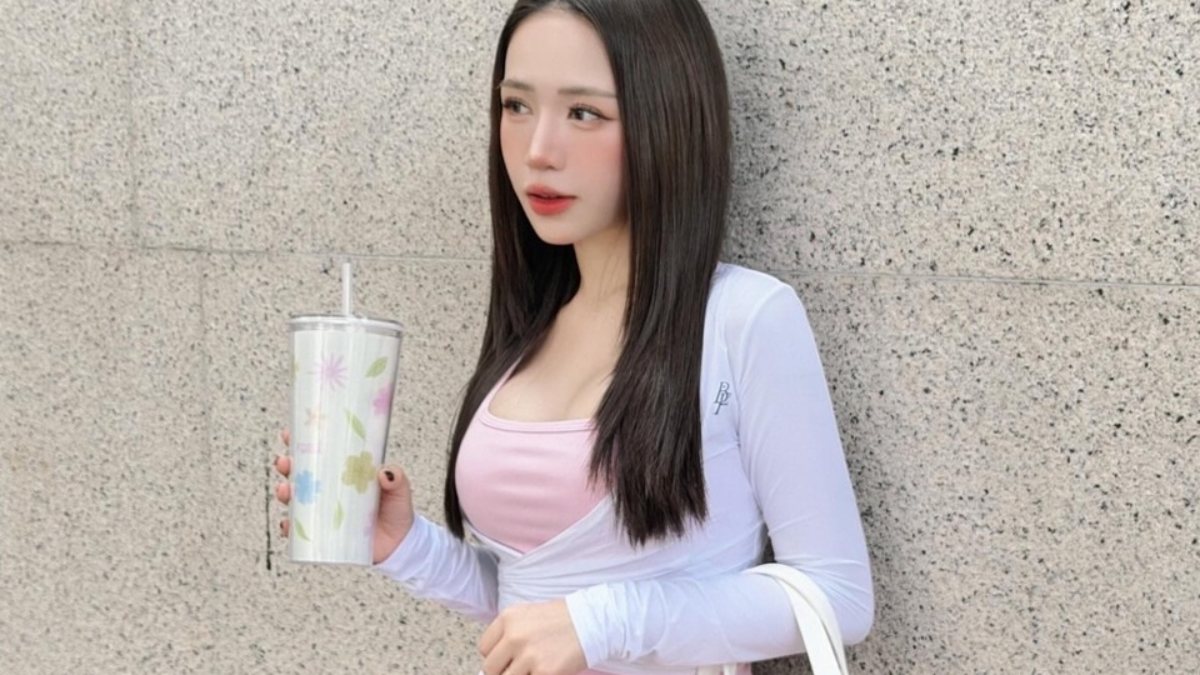 Joyce Phạm mang thai con thứ 5 ở tuổi 27