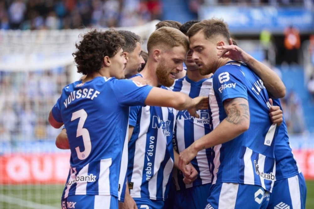Nhận định bóng đá Oviedo vs Alaves, 00h00 ngày 18/5: Khách rộng cửa chiến thắng