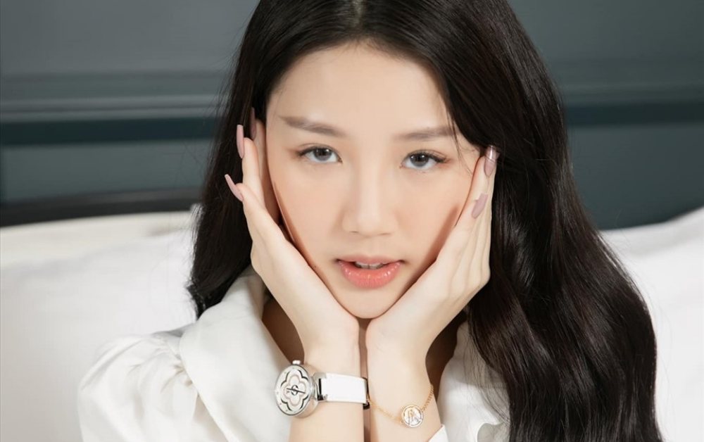 Amee lộ khoảnh khắc riêng tư gây xôn xao: Công ty lên tiếng, CĐM đồng loạt bênh vực