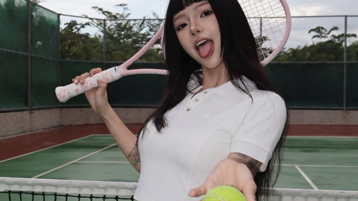 Ciin gây chú ý với bộ ảnh lên sân tennis thả dáng, visual gây sốt trên mạng xã hội