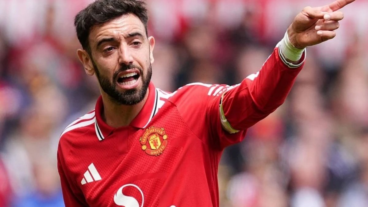 Bruno Fernandes đi vào lịch sử trong chiến thắng giàu cảm xúc của Man United