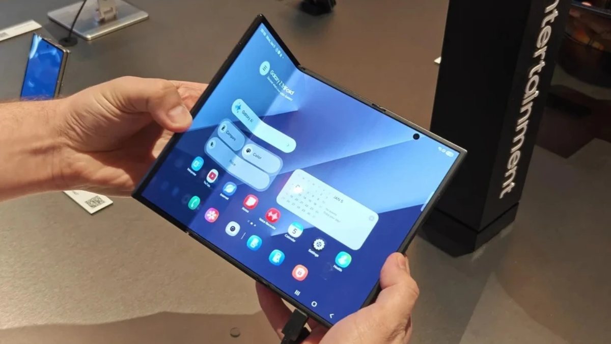 Samsung muốn biến Galaxy Z TriFold 2 thành “chiếc Note của kỷ nguyên màn hình gập”?