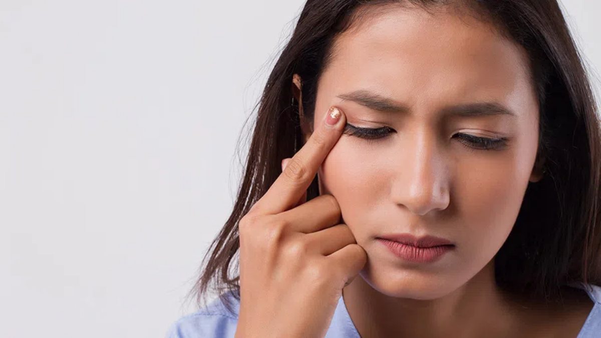 Giật mắt trái nữ là điềm gì? Giải mã nháy mắt theo giờ và góc nhìn khoa học