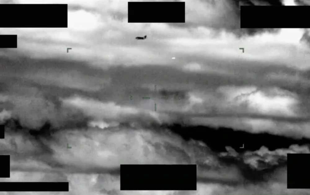 Mỹ giải mật thêm loạt tài liệu UFO: nhiều video, âm thanh và lời kể gây chấn động