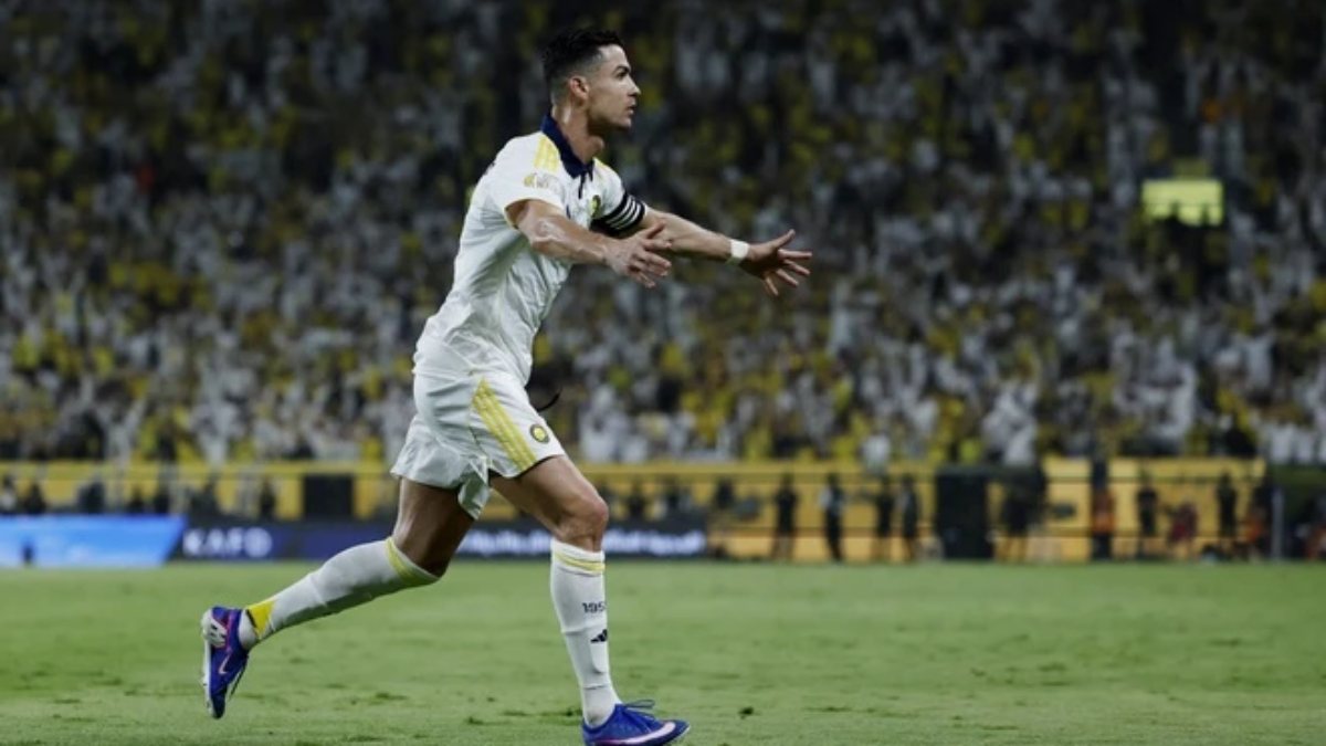 Ronaldo bật khóc sau chức vô địch Saudi Pro League cùng Al Nassr gây tranh cãi