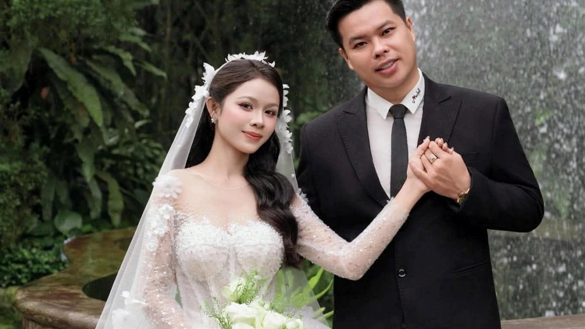 Màn hát rap trong đám cưới gây sốt mạng: Chuyện tình gần 7 năm của cặp đôi giáo viên thanh nhạc và võ sư