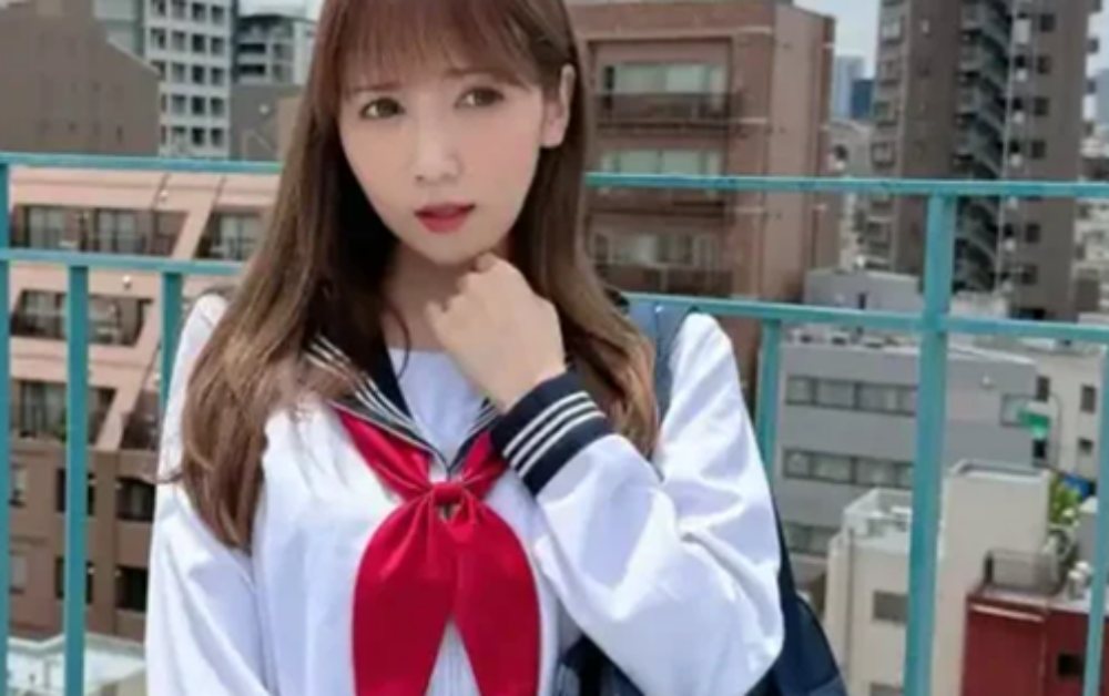 Nữ diễn viên phim 18+ gây tranh cãi khi tiết lộ “con trai bí mật”