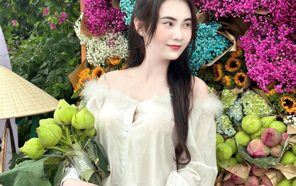 Trần Sang: Cô gái Vũng Tàu bất ngờ được tìm kiếm nhiều trên MXH
